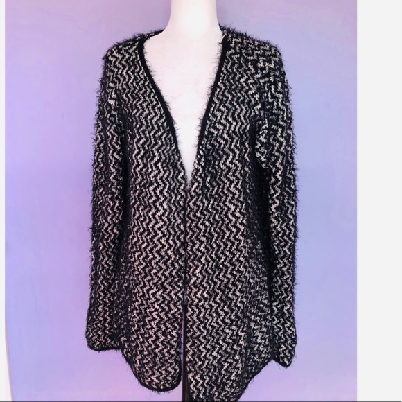 Jaclyn Smith black & white fuzzy sweater cardigan - Picture 1 of 4